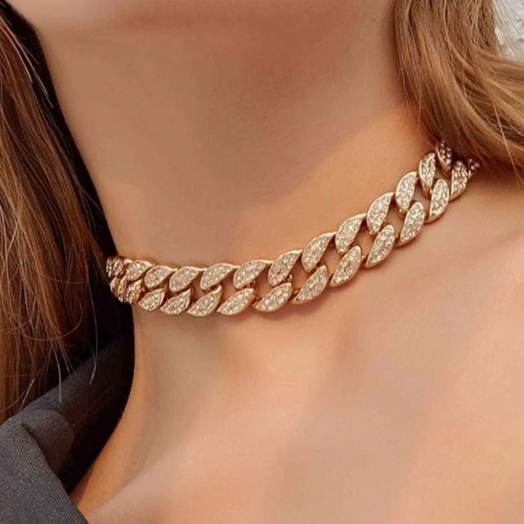 Forever 21 Jewelry - Forever 21 Rhinestone Curb
Statement Necklace
